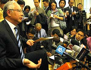 najib pc in parliamnet on altantuya murder case allegations 030708