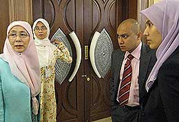 parliament pakatan walkout gobind singh pc images 300608 04