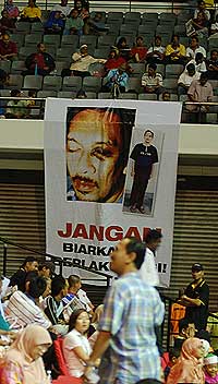 anwar ibrahim shah alam stadium rally 020708 09
