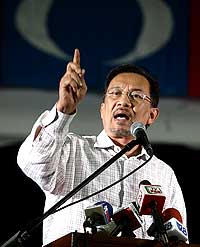 anwar ibrahim shah alam stadium rally 020708 13