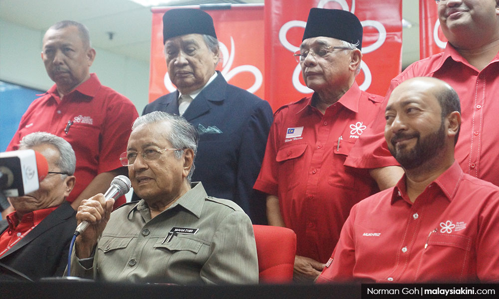 Dr M: Contesting a by-election is Anwar's right