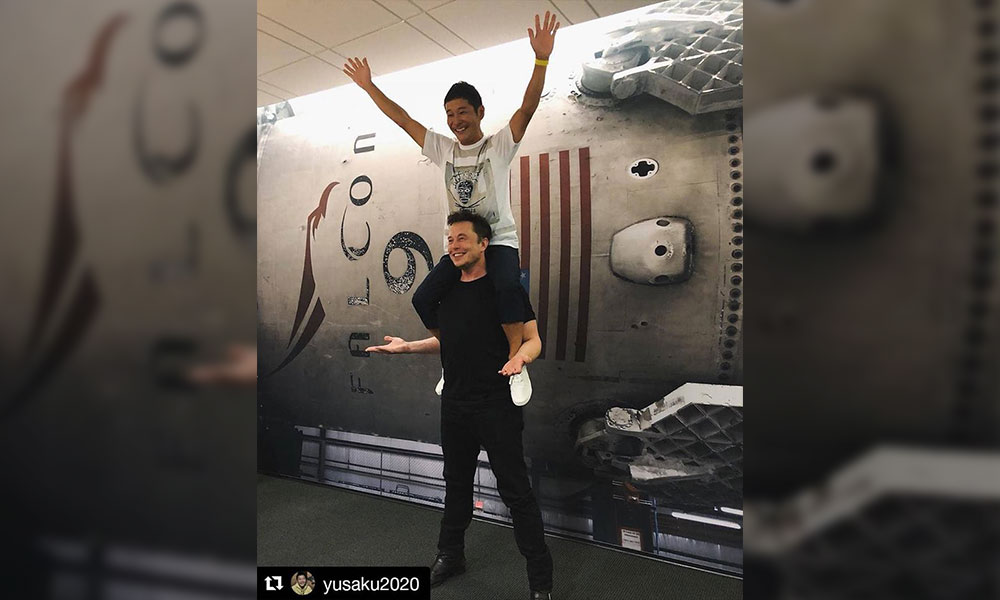 Japanese billionaire to become first private moon tourist
