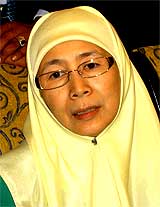 wan azizah and pakatan rakyat parliament motion of no confidence on pak lah 100708 03