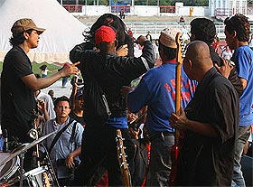 journalist photographers cameraman impolitely treated by protes organizers at petrol price hike rally in kelana jaya 080708 03