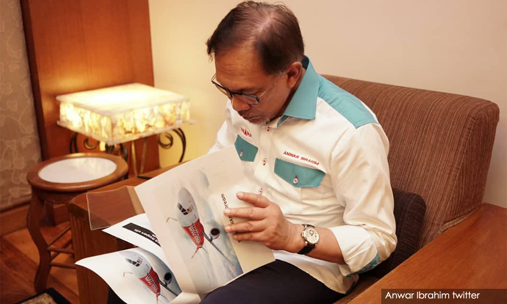 Don't mix business and politics, Anwar Ibrahim!