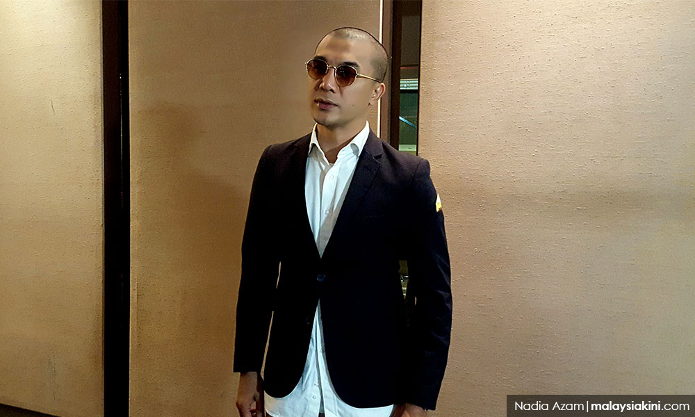 Simbolik putih tekad baru Arja Lee mahu jadi pensyarah