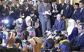 opposition pakatan rakyat parliament walkout pc 140708 04