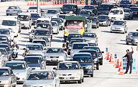 police parliament blockade traffic jams in city area 140708 01
