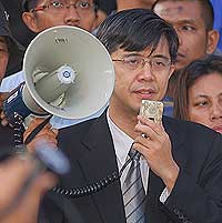 anwar ibrahim arrest 160708 22
