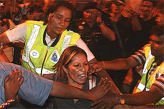 anwar supporter arrested at police ipk kl 170708