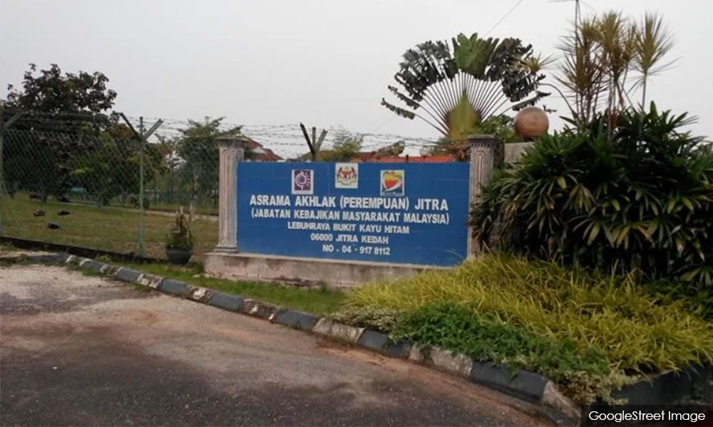 Pecah bumbung tandas, 3 pelajar perempuan lari dari Asrama Akhlak