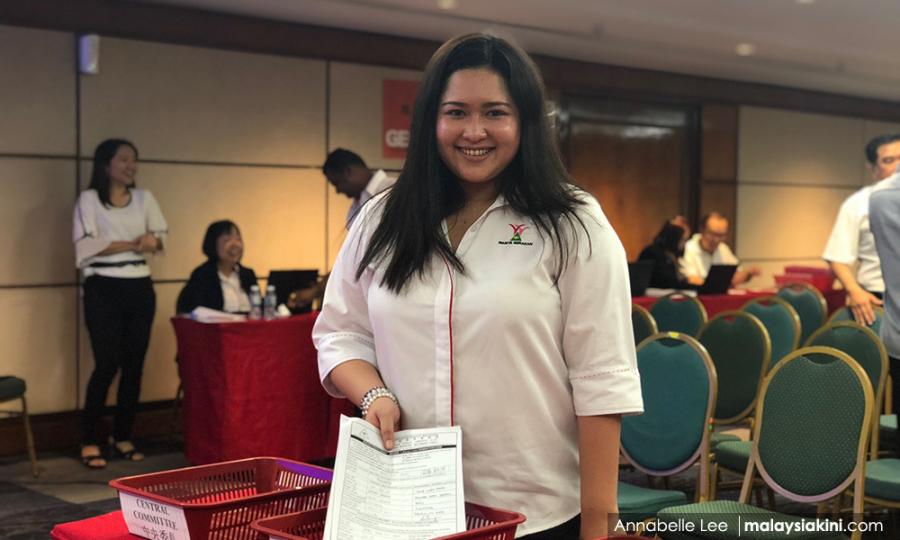 Malaysiakini Rpk女儿拉惹莎拉退出民政