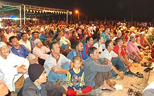 anwar jasin ceramah 180708 crowd