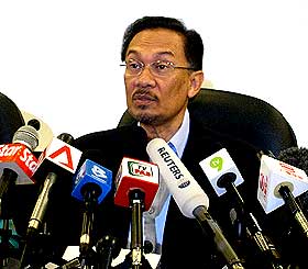 anwar ibrahim saiful bukhari sodomy allegation medical report pc 290708 03