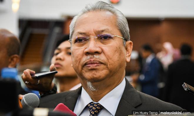 Ahli parlimen PH di KL mahu jawapan Annuar