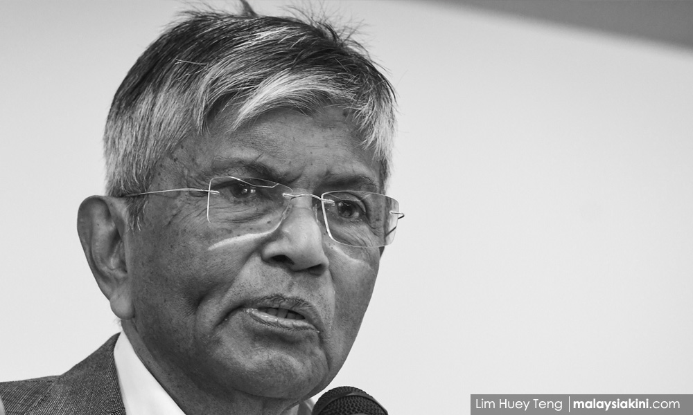 Ex-minister's remains taken to surau for funeral prayer