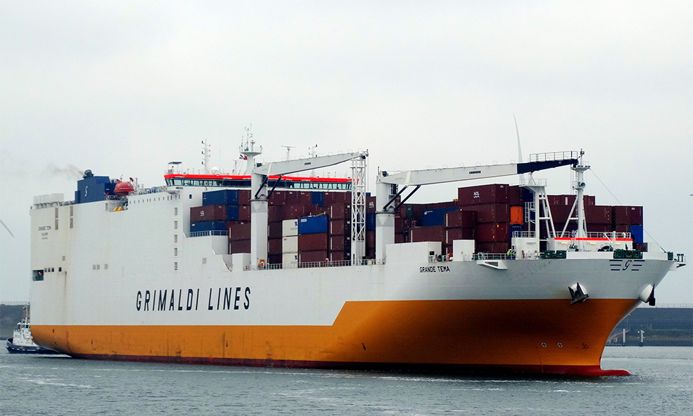 UK forces storm Italian cargo ship after stowaways threatened crew