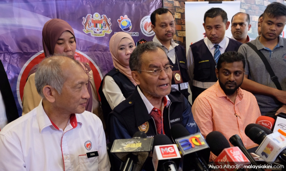 See you in court, health minister tells smoking ban challengers