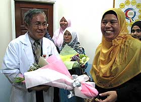 wanita pkr general hospital kl flower bouquet event 040808 deputy director