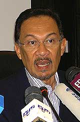 wan azizah resign permatang pauh by election for anwar 310708 03