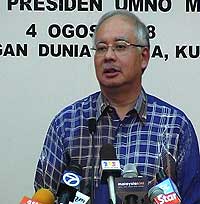 wanita umno with leaders event najib 050808 03