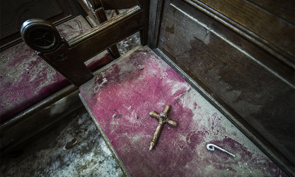 Explosives expert killed defusing bomb near Cairo church