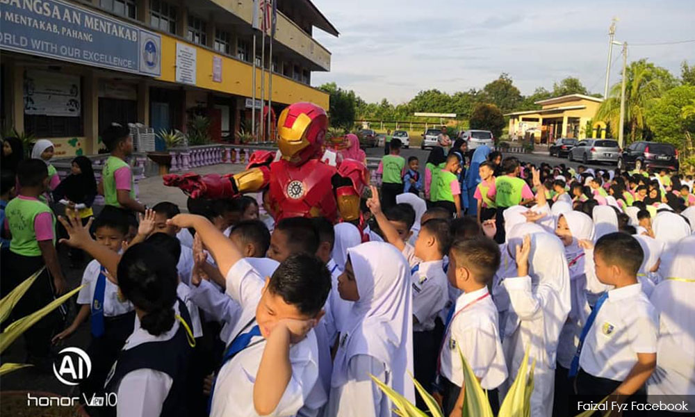 Iron Man ceriakan murid mula persekolahan