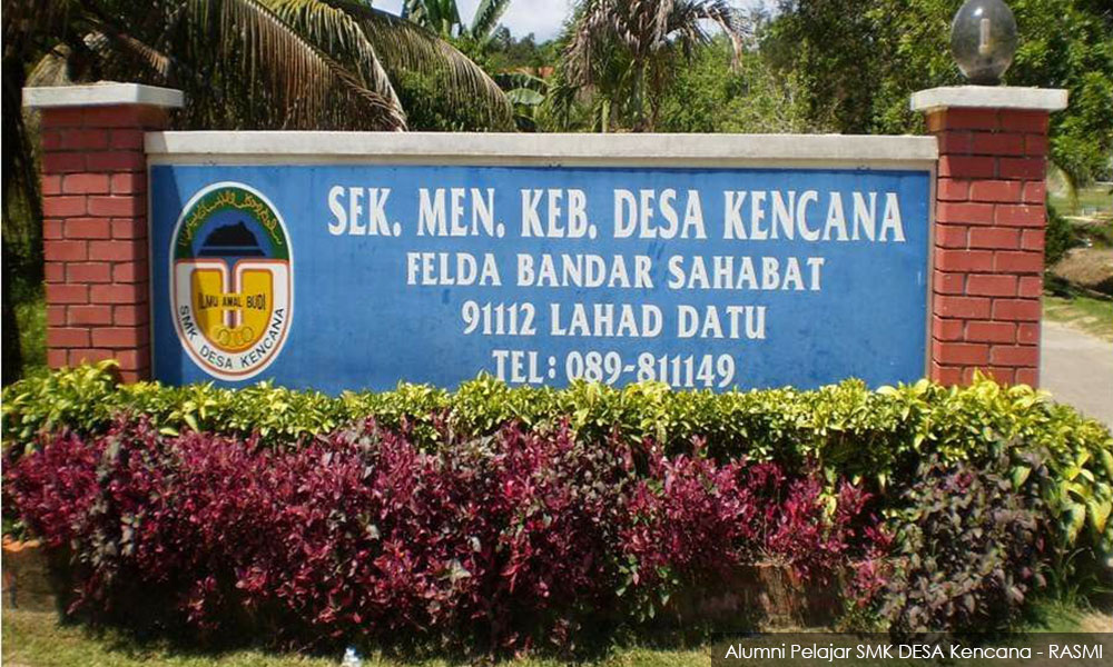 117 SMK Desa Kencana belajar di kantin