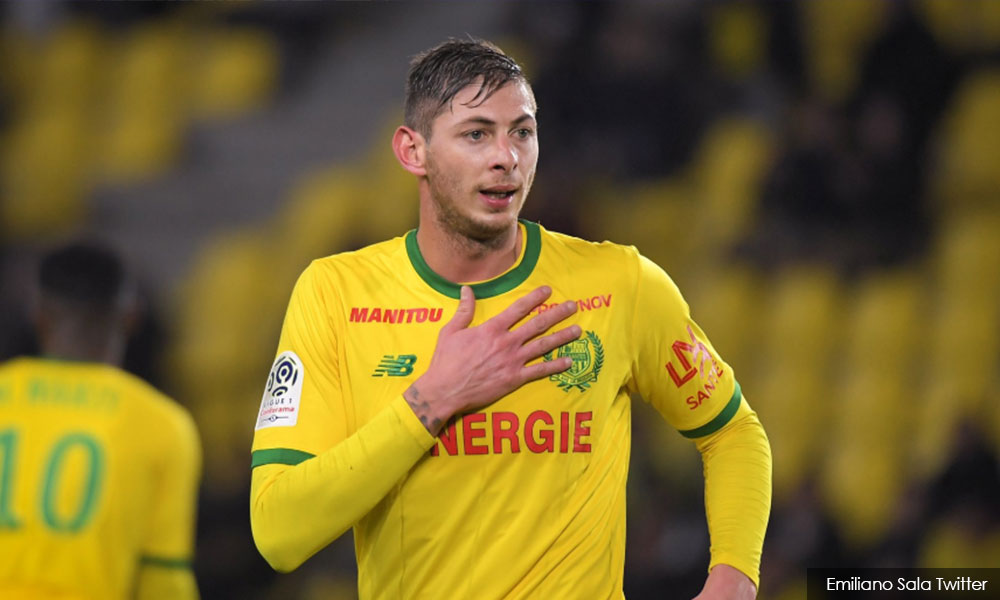 Hopes fade for football star Sala as rescuers suspend search