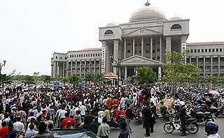 anwar ibrahim sodomy 2 trail court case 080808 03