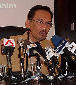 anwar ibrahim pc 080808 02
