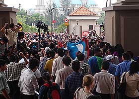 anwar ibrahim sodomy allegation saiful bukhari azlan first day in court 070808 13