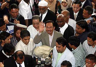 anwar ibrahim sodomy 2 trail court case 080808 07