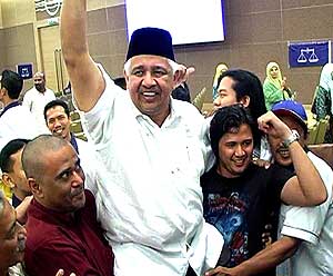 arif shah omar shah bn umno candidate for permatang pauh by election 140808 02