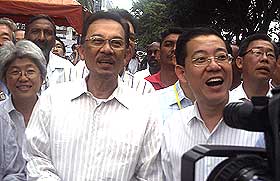anwar ibrahim lim guan eng dap permatang pauh by election walkabout campaign 150808 05