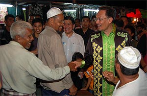anwar pasar malam walkabout 200808 01