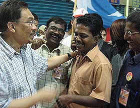 anwar ibrahim tengiri market permatang pauh by election 180808 01