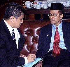 zulkifli noordin azmin ali yusmadi parlimen 180808 02