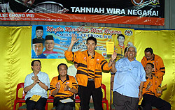permatang pauh badminton 200808 on stage