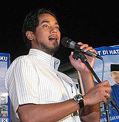 khairy jamaluddin umno bn permatang pauh by election campaign 210808 07