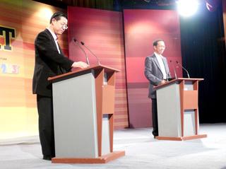 debat of land scandal 200808 both on stage