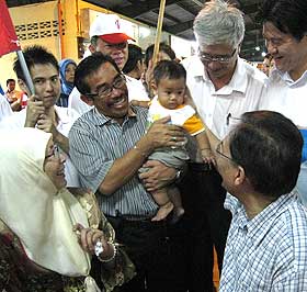 anwar ibrahim seberang jaya market permatang pauh by election visit 180808 03
