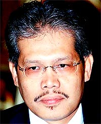 hamzah zainuddin