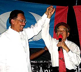 anwar ibrahim ceramah in permatang pauh by election 220808 02