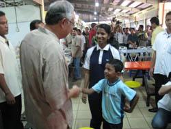 anwar najib campaign in market 040808 04