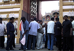hindraf penang protest 230808 temple