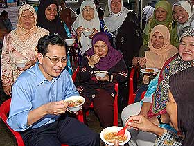 ezam mohd nor bn permatang pauh by election campaign 220808 04