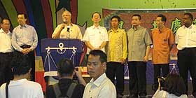 najib at bn leaders mca function in permatang pauh 250808 03