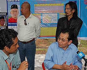 ezam mohd nor bn permatang pauh by election campaign 220808 01