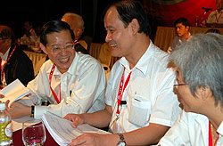 dap 14th congress 230808 light moment